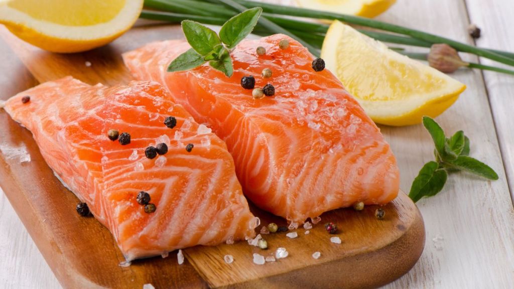 Salmon fatty fish with lemon